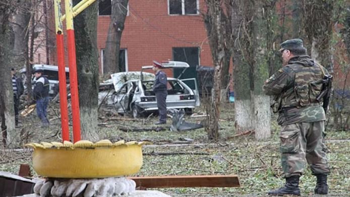 'रूस : दागेस्तान-माखचकाला में आतंकी हमला; 15 पुलिसकर्मियों समेत कई नागरिकों की मौत | '